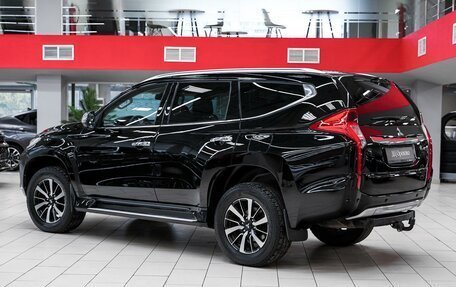 Mitsubishi Pajero Sport III рестайлинг, 2018 год, 2 399 000 рублей, 4 фотография