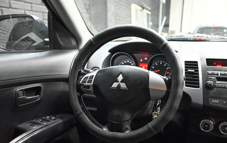 Mitsubishi Outlander III рестайлинг 3, 2010 год, 1 195 000 рублей, 13 фотография