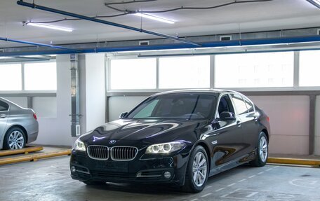 BMW 5 серия, 2015 год, 1 800 000 рублей, 3 фотография