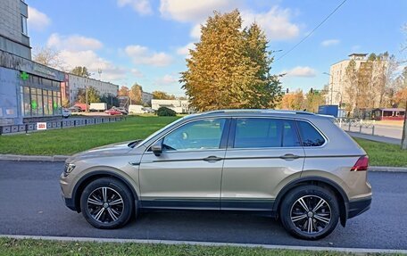 Volkswagen Tiguan II, 2017 год, 2 389 000 рублей, 3 фотография