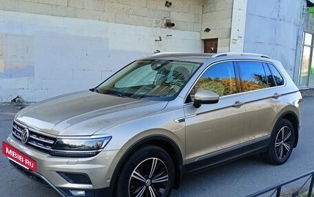 Volkswagen Tiguan II, 2017 год, 2 389 000 рублей, 2 фотография