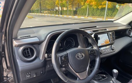 Toyota RAV4, 2018 год, 3 000 000 рублей, 14 фотография