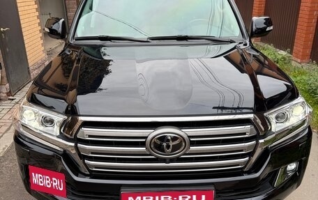 Toyota Land Cruiser 200, 2016 год, 7 350 000 рублей, 1 фотография