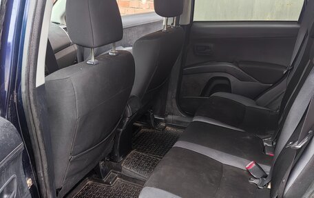 Mitsubishi Outlander III рестайлинг 3, 2011 год, 1 100 000 рублей, 12 фотография