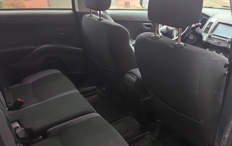 Mitsubishi Outlander III рестайлинг 3, 2011 год, 1 100 000 рублей, 14 фотография