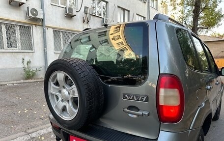 Chevrolet Niva I рестайлинг, 2010 год, 430 000 рублей, 5 фотография