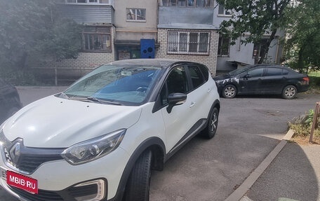 Renault Kaptur I рестайлинг, 2019 год, 1 880 000 рублей, 2 фотография