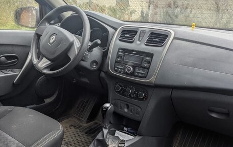 Renault Logan II, 2017 год, 923 000 рублей, 3 фотография