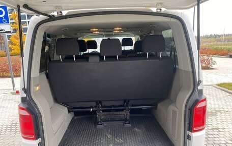 Volkswagen Caravelle T6 рестайлинг, 2017 год, 2 130 000 рублей, 11 фотография