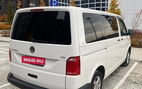 Volkswagen Caravelle T6 рестайлинг, 2017 год, 2 130 000 рублей, 14 фотография