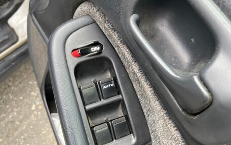 Isuzu Gemini IV, 2000 год, 355 000 рублей, 13 фотография