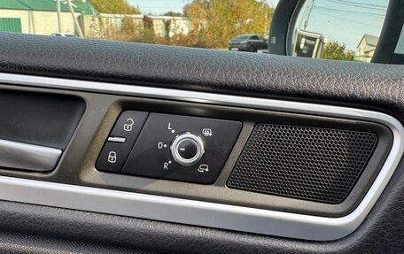 Volkswagen Touareg III, 2011 год, 1 699 000 рублей, 13 фотография
