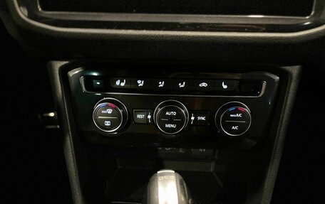 Volkswagen Tiguan II, 2018 год, 2 140 000 рублей, 15 фотография
