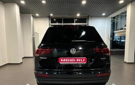 Volkswagen Tiguan II, 2018 год, 2 140 000 рублей, 4 фотография