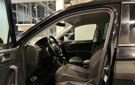 Volkswagen Tiguan II, 2018 год, 2 140 000 рублей, 16 фотография