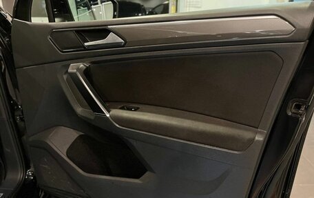 Volkswagen Tiguan II, 2018 год, 2 140 000 рублей, 28 фотография