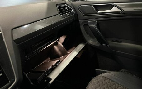 Volkswagen Tiguan II, 2018 год, 2 140 000 рублей, 30 фотография