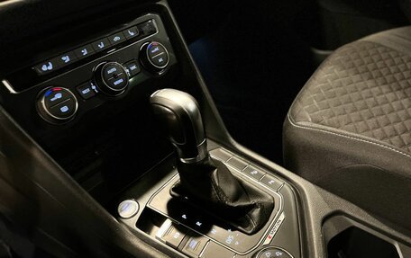 Volkswagen Tiguan II, 2018 год, 2 140 000 рублей, 31 фотография