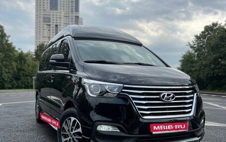 Hyundai Grand Starex Grand Starex I рестайлинг 2, 2019 год, 4 150 000 рублей, 1 фотография