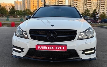 Mercedes-Benz C-Класс, 2012 год, 2 000 000 рублей, 1 фотография