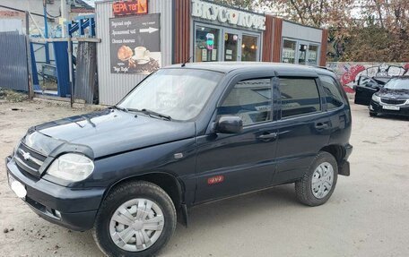Chevrolet Niva I рестайлинг, 2005 год, 285 000 рублей, 4 фотография