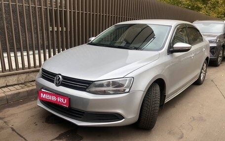Volkswagen Jetta VI, 2014 год, 1 050 000 рублей, 2 фотография