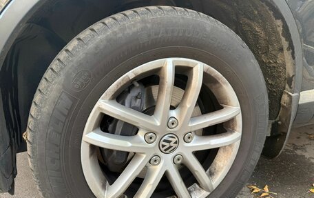 Volkswagen Touareg III, 2012 год, 1 995 000 рублей, 16 фотография