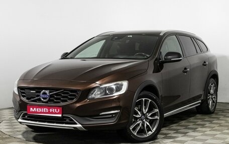 Volvo V60 Cross Country II, 2016 год, 2 199 000 рублей, 1 фотография