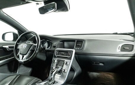 Volvo V60 Cross Country II, 2016 год, 2 199 000 рублей, 9 фотография