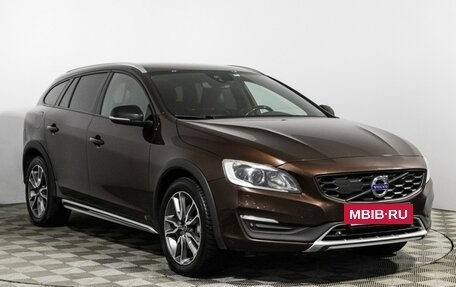 Volvo V60 Cross Country II, 2016 год, 2 199 000 рублей, 3 фотография