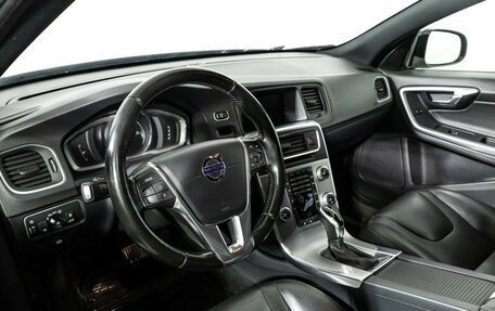 Volvo V60 Cross Country II, 2016 год, 2 199 000 рублей, 11 фотография