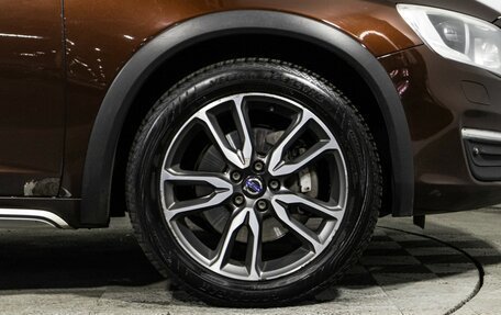 Volvo V60 Cross Country II, 2016 год, 2 199 000 рублей, 21 фотография