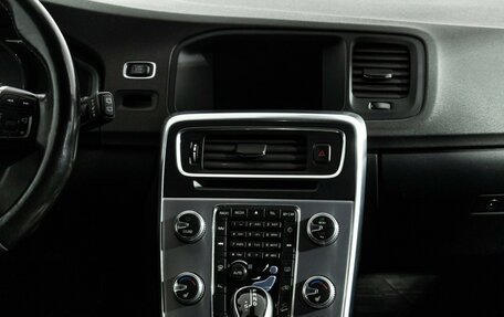 Volvo V60 Cross Country II, 2016 год, 2 199 000 рублей, 14 фотография