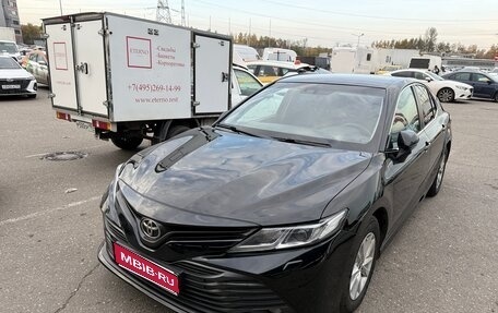 Toyota Camry, 2019 год, 2 350 000 рублей, 1 фотография