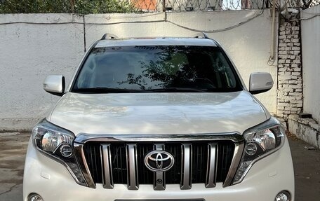 Toyota Land Cruiser Prado 150 рестайлинг 2, 2014 год, 3 950 000 рублей, 2 фотография
