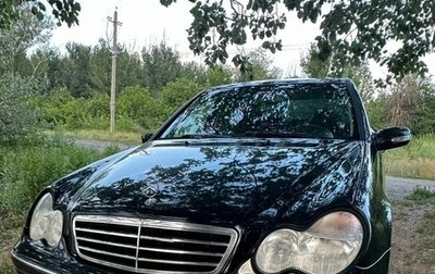 Mercedes-Benz C-Класс, 2003 год, 650 000 рублей, 1 фотография