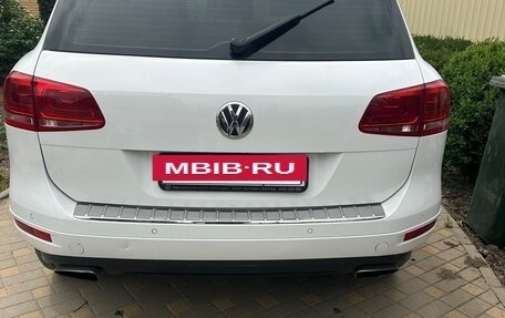 Volkswagen Touareg III, 2012 год, 1 950 000 рублей, 2 фотография