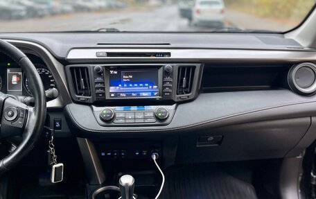 Toyota RAV4, 2017 год, 1 920 000 рублей, 16 фотография