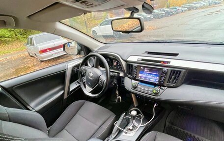 Toyota RAV4, 2017 год, 1 920 000 рублей, 15 фотография