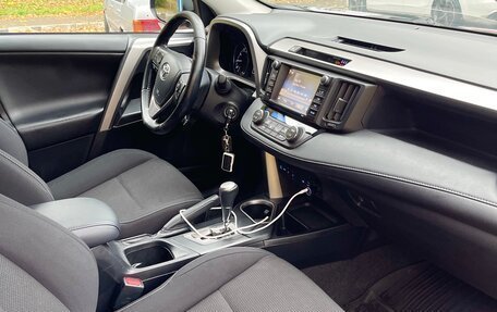 Toyota RAV4, 2017 год, 1 920 000 рублей, 17 фотография