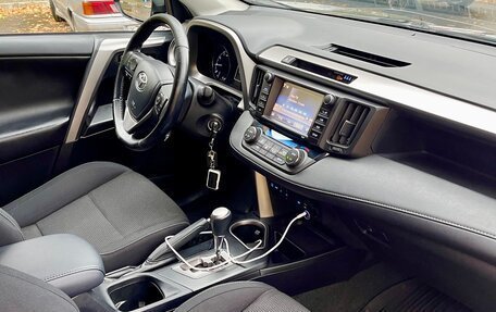 Toyota RAV4, 2017 год, 1 920 000 рублей, 18 фотография