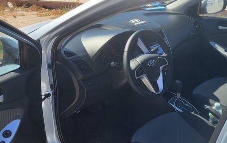 Hyundai Solaris II рестайлинг, 2012 год, 880 000 рублей, 6 фотография