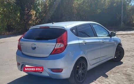 Hyundai Solaris II рестайлинг, 2012 год, 880 000 рублей, 4 фотография