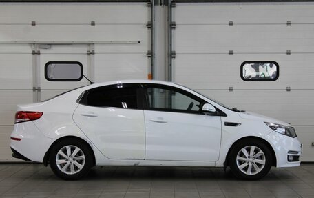 KIA Rio III рестайлинг, 2016 год, 865 000 рублей, 4 фотография
