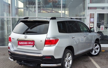Toyota Highlander III, 2011 год, 1 649 000 рублей, 2 фотография