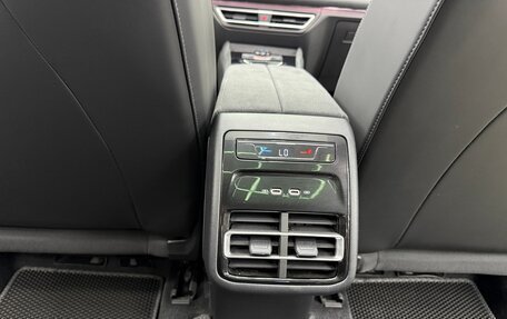 Volkswagen Tiguan, 2025 год, 4 900 000 рублей, 28 фотография