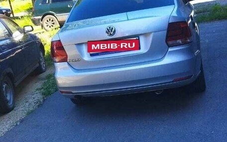 Volkswagen Polo VI (EU Market), 2015 год, 900 000 рублей, 2 фотография