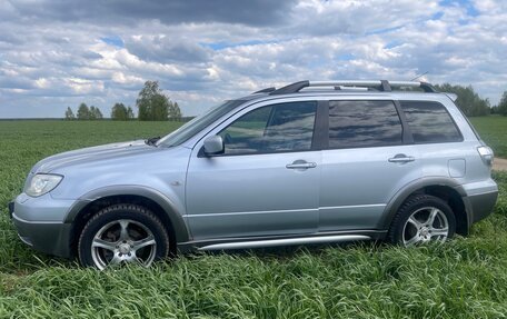 Mitsubishi Outlander III рестайлинг 3, 2004 год, 590 000 рублей, 1 фотография