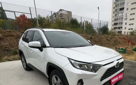 Toyota RAV4, 2021 год, 3 900 000 рублей, 1 фотография