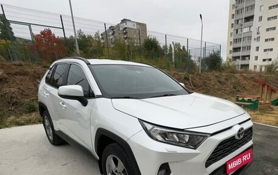 Toyota RAV4, 2021 год, 3 900 000 рублей, 1 фотография